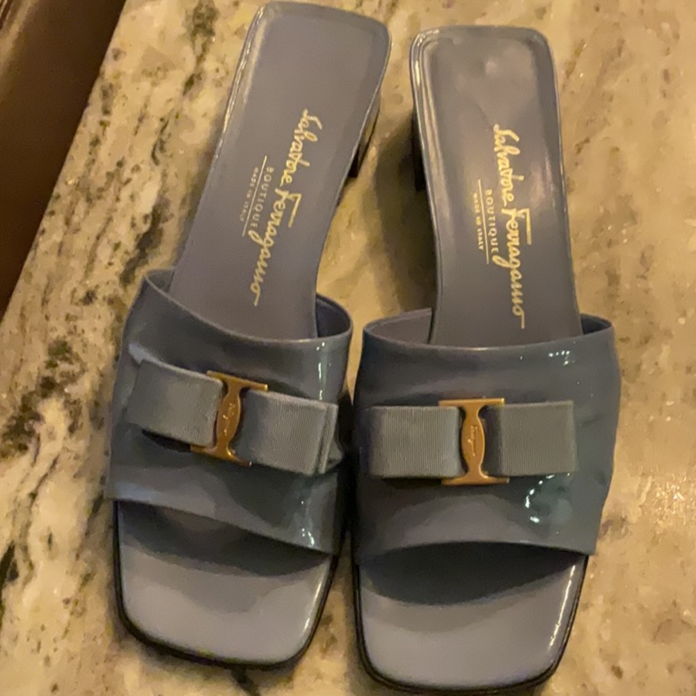 Blue vintage Salvatore